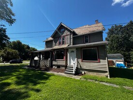 650 W 3rd St in Niles, OH - Building Photo