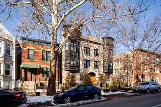 814 W Roscoe St in Chicago, IL - Building Photo - Building Photo