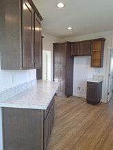 21226 Hwy 175 in Middletown, CA - Building Photo - Building Photo