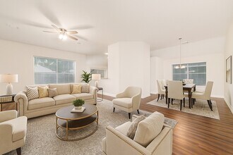 7035 Shasta Square in Houston, TX - Building Photo - Building Photo