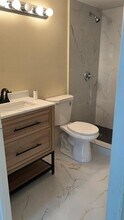 6284 NW 186th St in Hialeah, FL - Building Photo - Building Photo