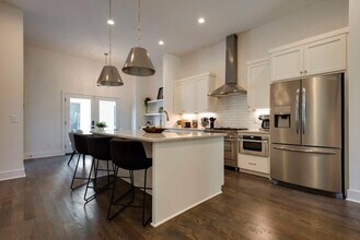 3206 West End Cir in Nashville, TN - Building Photo - Building Photo
