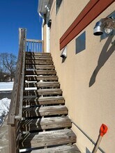 264 Highway 35, Unit A in Eatontown, NJ - Foto de edificio - Building Photo