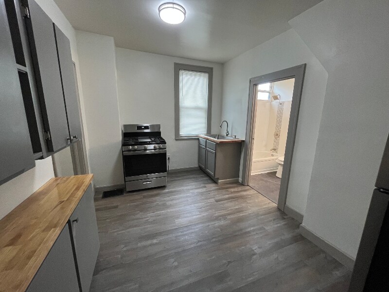 1342 W 69th St in Cleveland, OH - Building Photo