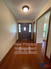 1228 Beckenham Dr in Baton Rouge, LA - Foto de edificio - Building Photo