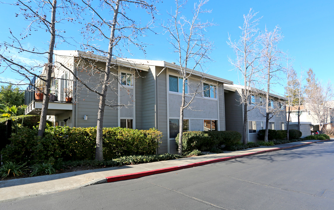 1089 Sunnyvale Ave in Walnut Creek, CA - Building Photo