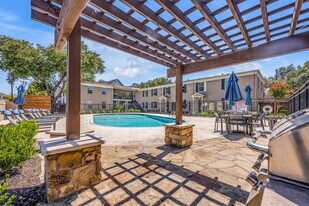 The Monroe in Dallas, TX - Building Photo