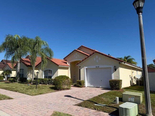 328 Robin Rd in Davenport, FL - Building Photo - Building Photo