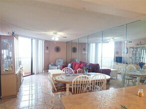 6009 Sea Ranch Dr, Unit 310 in Hudson, FL - Building Photo - Building Photo