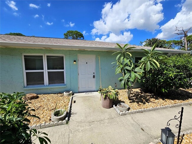 636 Olive St, Unit 1305 in Englewood, FL - Building Photo - Building Photo