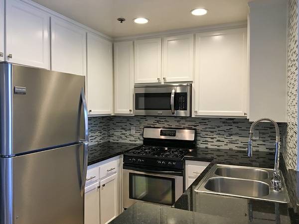 Ridgeley Apartments in Los Angeles, CA - Building Photo - Building Photo