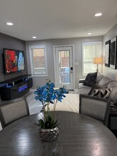 665 S Preston Ct in Alpharetta, GA - Foto de edificio - Building Photo