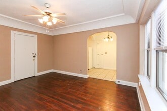 Manor Apartments in Cleveland Heights, OH - Foto de edificio - Building Photo