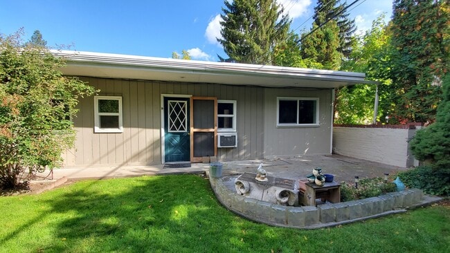 property at 828 E 11th Ave