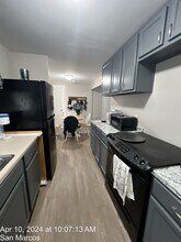 130 OliveUnit 201B in San Marcos, TX - Building Photo - Building Photo