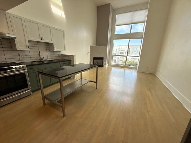 250 Clara St in San Francisco, CA - Building Photo - Building Photo