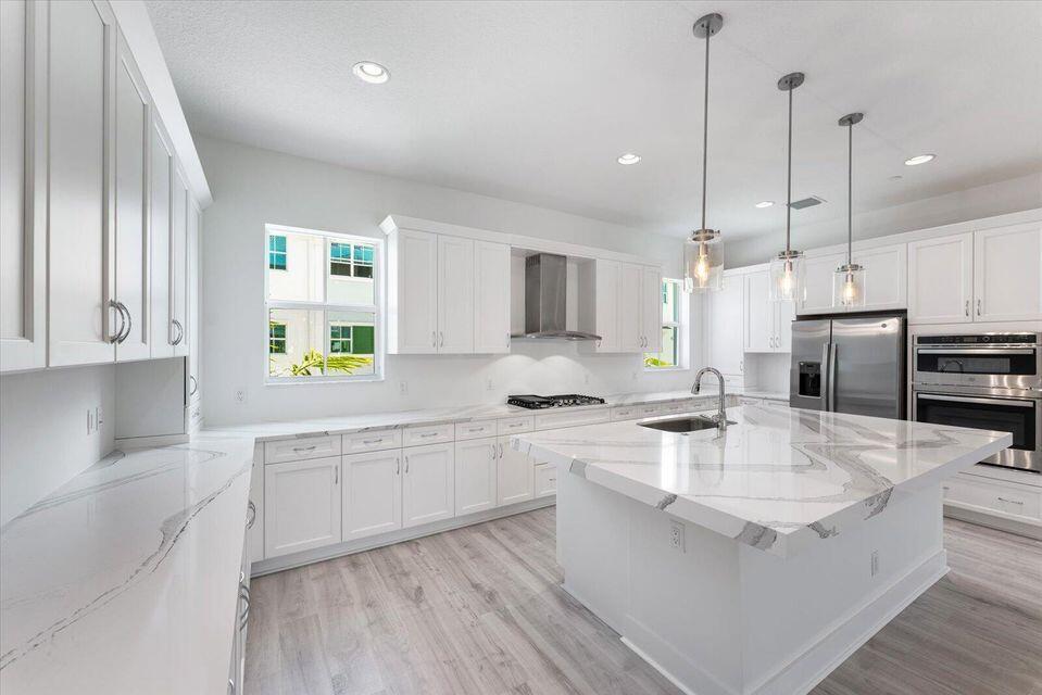 12546 Gross Pointe Dr in Palm Beach Gardens, FL - Building Photo