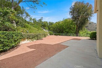 7169 Castle Peak Dr in Los Angeles, CA - Foto de edificio - Building Photo