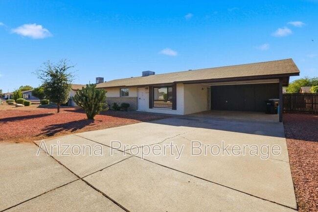 3635 E Beverly Ln in Phoenix, AZ - Building Photo - Building Photo