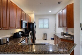 121 Bayfront Dr in Boynton Beach, FL - Building Photo - Building Photo