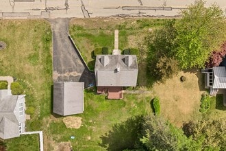 100 Essex Ave in Portsmouth, NH - Building Photo - Building Photo
