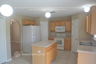 1112 Imperial Eagle St, Unit 18-18-0T2 in Groveland, FL - Foto de edificio - Building Photo