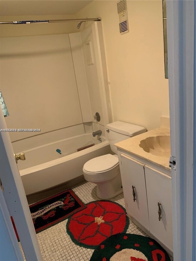 4241 NW 19th St in Lauderhill, FL - Building Photo - Building Photo