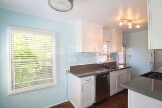 3695 Columbia St in San Diego, CA - Building Photo - Building Photo