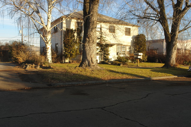 207 S 9th Ave in Yakima, WA - Building Photo - Building Photo