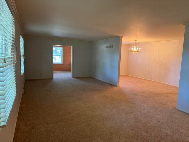 104 Winston Pl, Unit Apt D in St. Joseph, MO - Foto de edificio - Building Photo