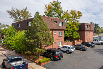 Hawthorne Apartments in Englewood, CO - Building Photo - Building Photo