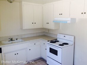 3109 Edmonton St in Bakersfield, CA - Building Photo - Building Photo