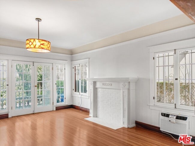 property at 1944 Argyle Ave