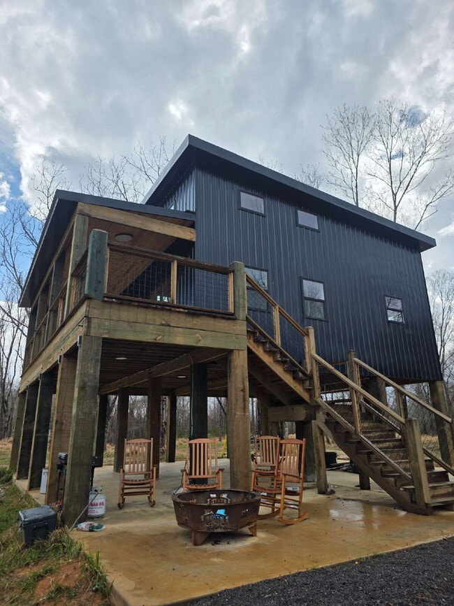 property at 1160 Cottonwood Dr