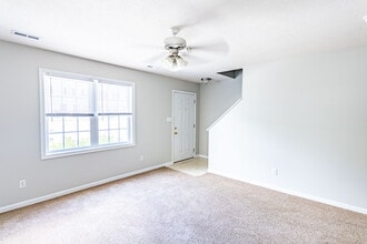 1074 Blane Dr in Forest, VA - Building Photo - Building Photo