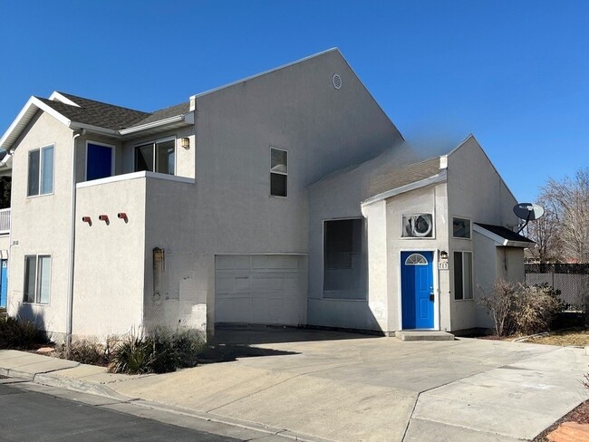 property at 723 E Dorado Ct