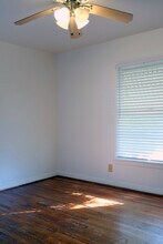 718 Cordell St in Denton, TX - Foto de edificio - Building Photo