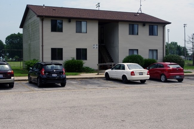 Parkview Apartments in New Baden, IL - Foto de edificio - Building Photo