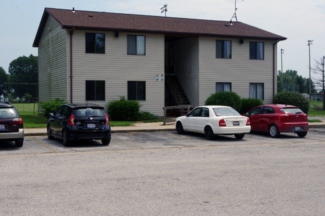 Parkview Apartments in New Baden, IL - Building Photo - Building Photo