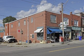 258-262 Christie St in Toronto, ON - Building Photo - Building Photo