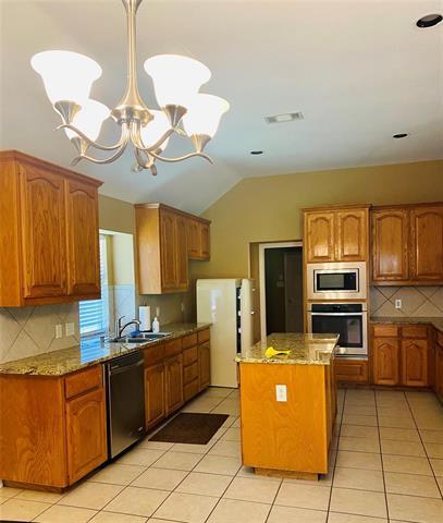 2319 Glenmoor Dr in Arlington, TX - Building Photo - Building Photo