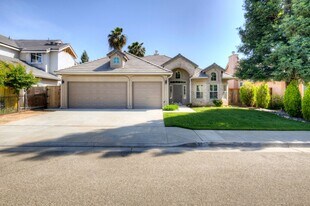 2807 E Brandywine Ln in Fresno, CA - Building Photo