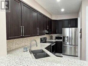 1300 Weir Chase in Mississauga, ON - Building Photo - Building Photo