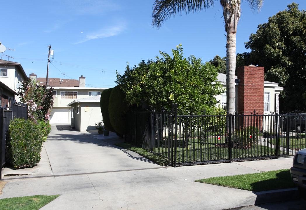 3047 E 60th Pl in Huntington Park, CA - Foto de edificio