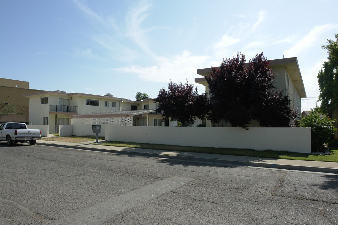 1680-1690 Ellen Ave in Merced, CA - Building Photo