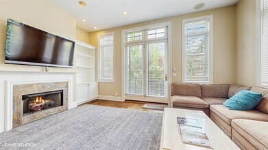 2226 N Magnolia Ave in Chicago, IL - Building Photo - Building Photo
