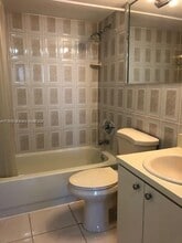 8201 NW 8th St in Miami, FL - Building Photo - Building Photo