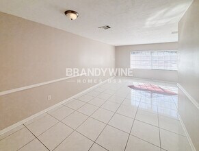 1608 Robin Ln in Brandon, FL - Foto de edificio - Building Photo