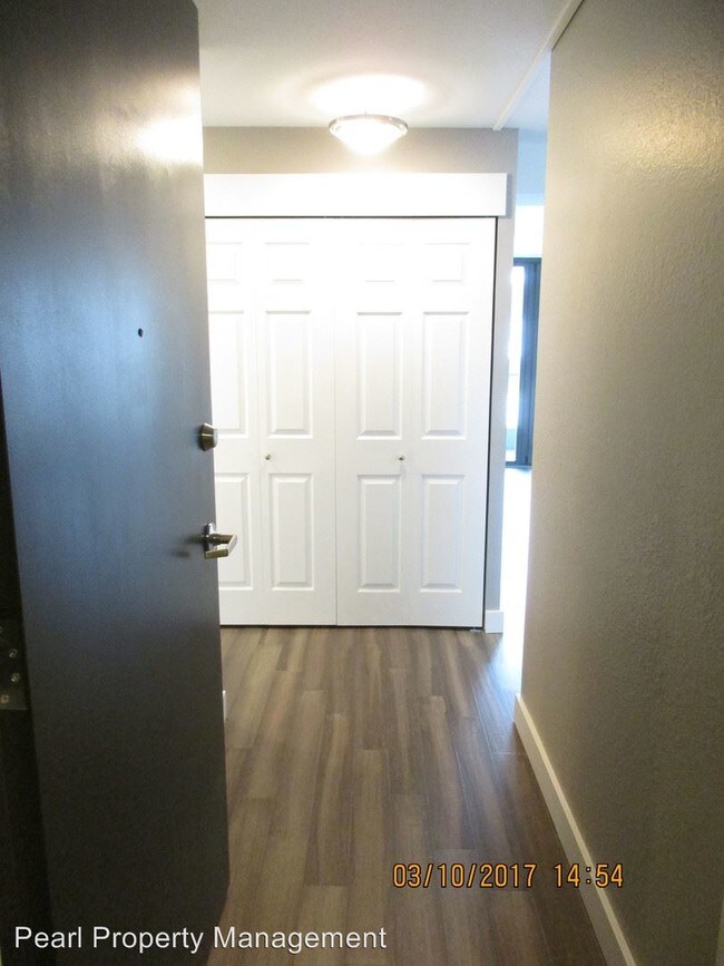 111 SW Harrison St-Unit -#3E in Portland, OR - Building Photo - Building Photo