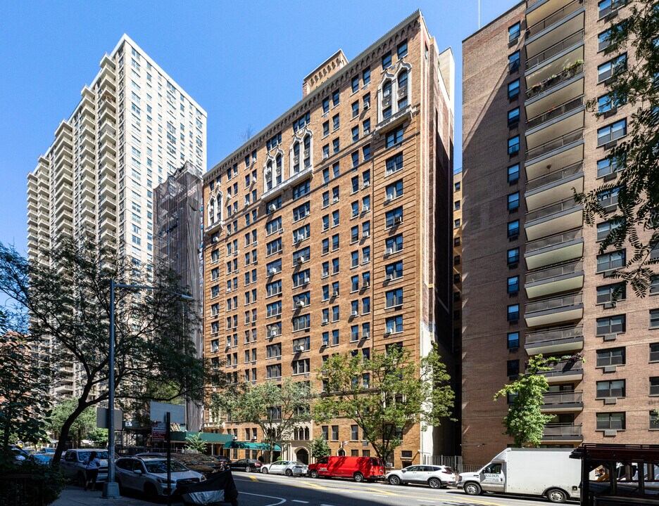 325 E 79th St in New York, NY - Foto de edificio